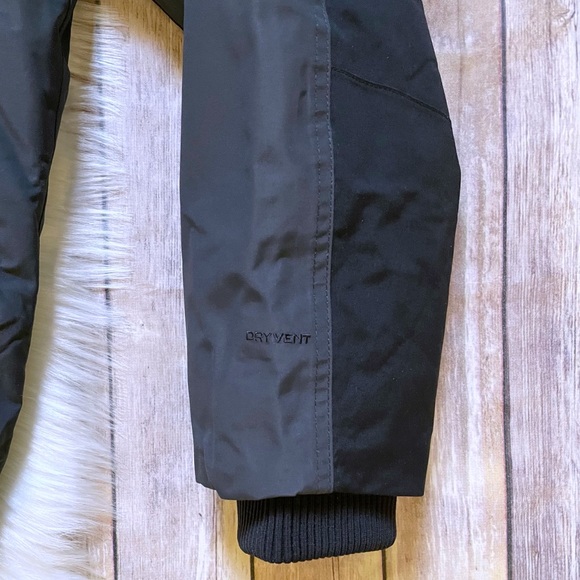 The North Face Men’s Newington Jacket In Asphalt Grey - Picture 3 of 9